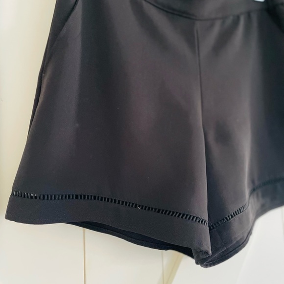 Trina Turk Two Piece Dressy Short‎ Set in Black - Picture 5 of 7